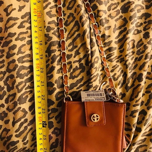 Gianni Bernini British tan phone crossbody w/ card slots key chain & tassel - Picture 9 of 16